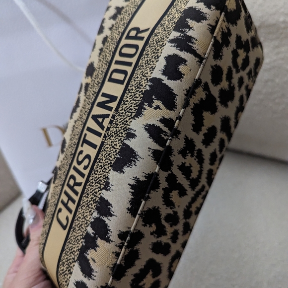 Christian Dior MEDIUM DIORTRAVEL NOMAD POUCH Brand New - Picture 7 of 14